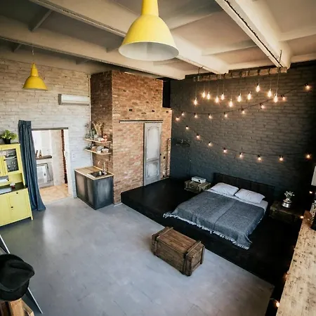 Лофт Студия С Панорамной Террасой Mykolaiv Exterior photo